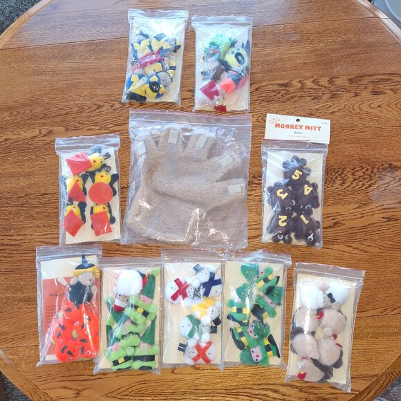 Vintage Monkey Mitt teacher fingerplay glove & 9 storytelling sets - Picture 3 of 7